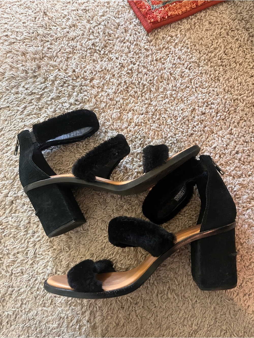 UGG | Del Rey Fluff heels - Picture 7 of 7